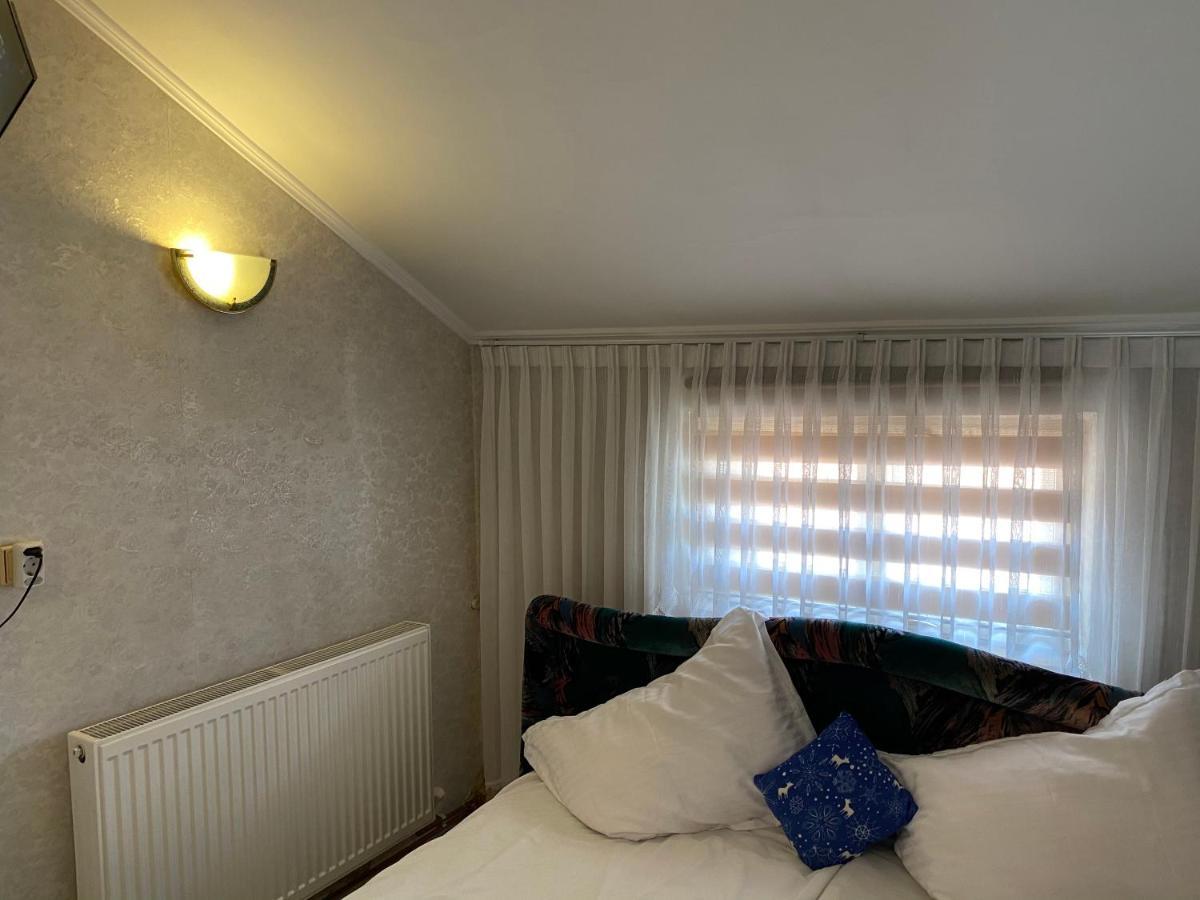 Apartament Mansarda Appartement Curtea de Argeş Buitenkant foto