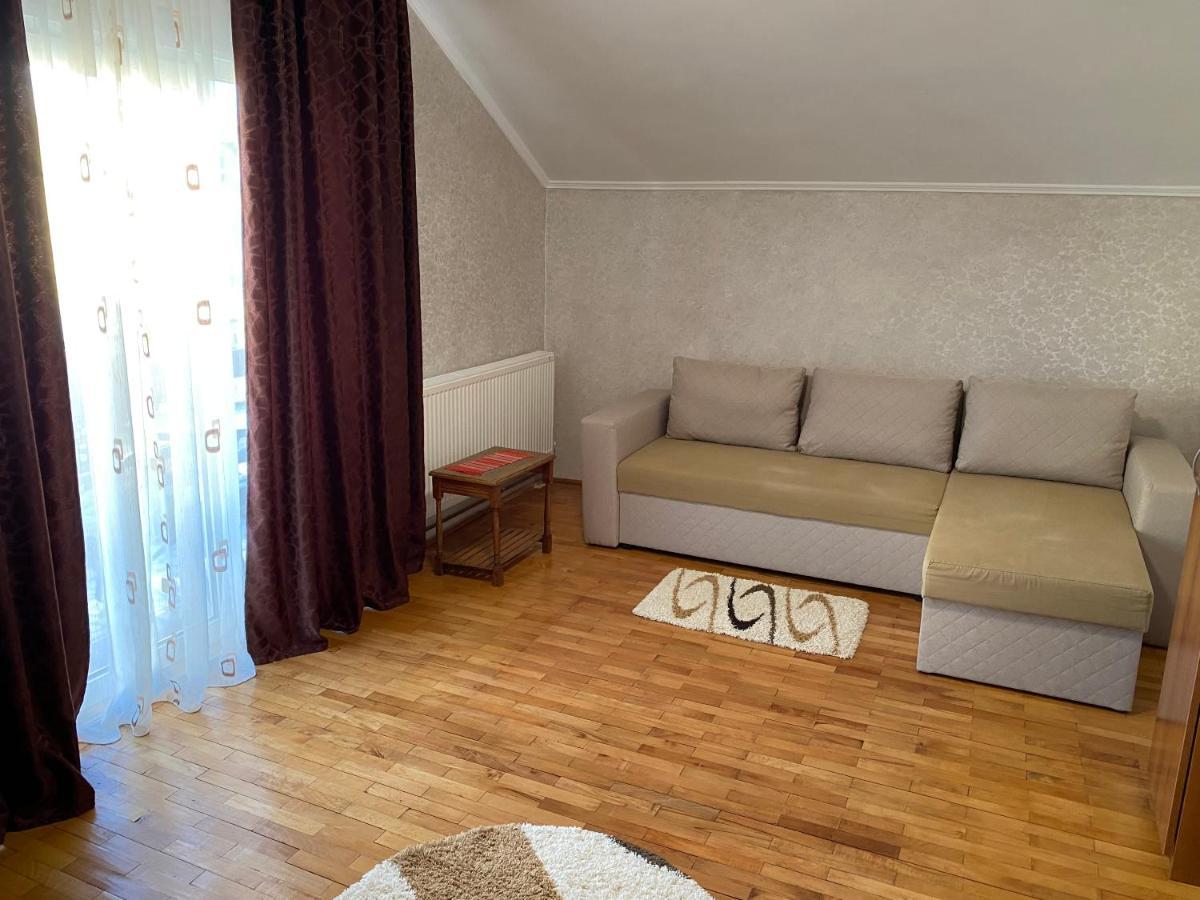 Apartament Mansarda Appartement Curtea de Argeş Buitenkant foto