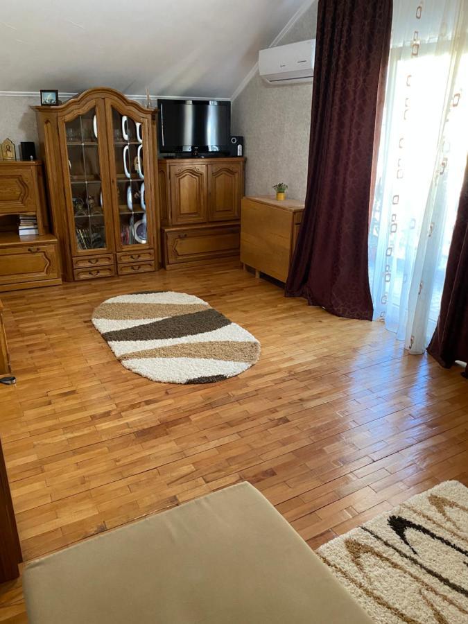 Apartament Mansarda Appartement Curtea de Argeş Buitenkant foto